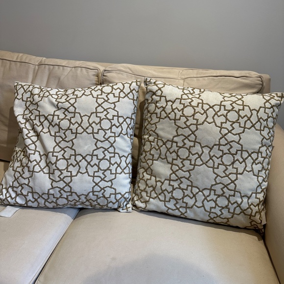 Soft Pillows for Couch or Bed - Picture 7 of 8